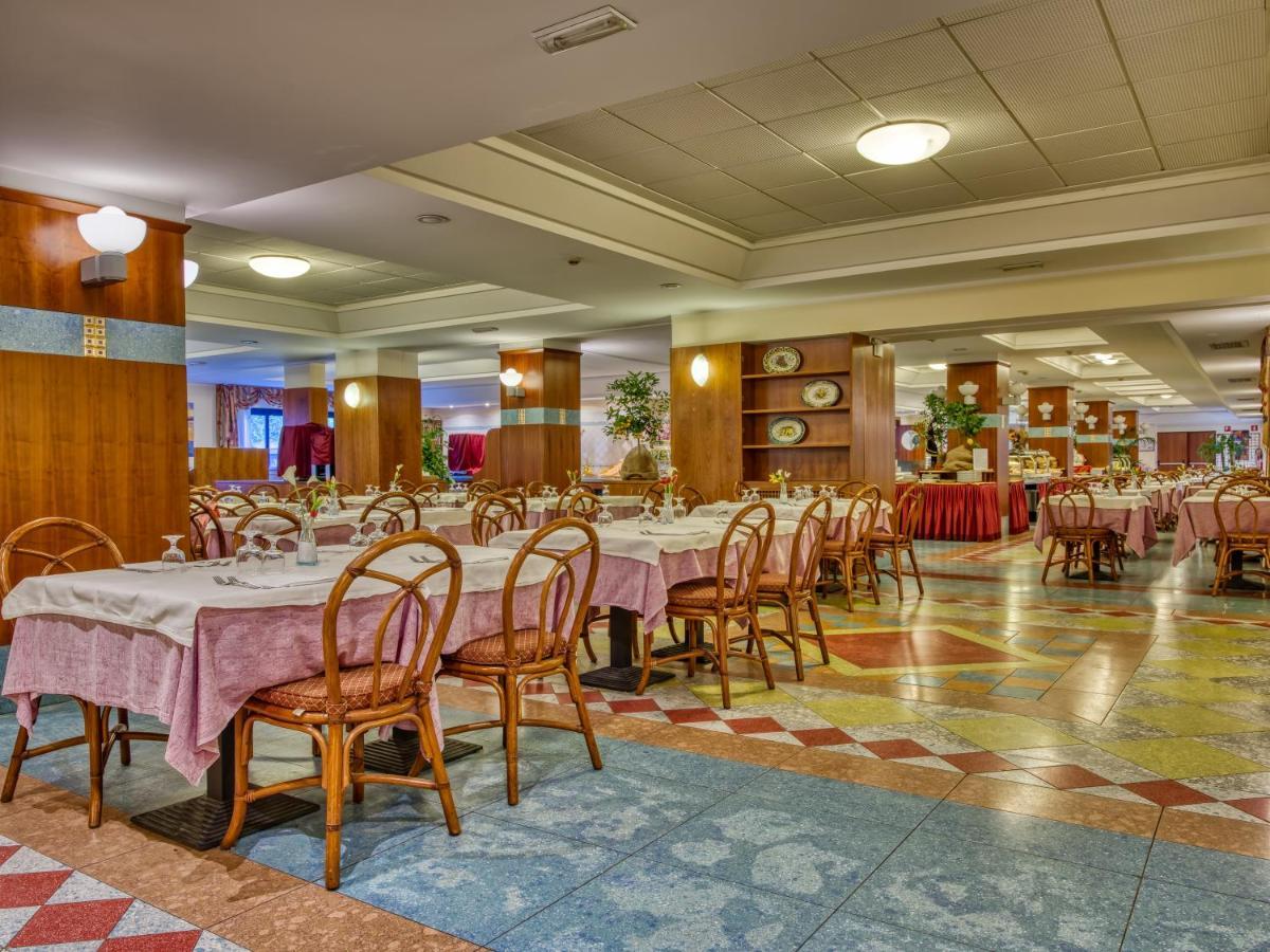 Hotel Caesar Palace Giardini-Naxos Extérieur photo